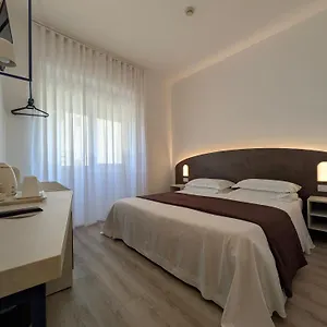 Piccolo 3*, Verona Italy